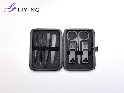 Твои губы засияют с жидкой помадой мгновенно